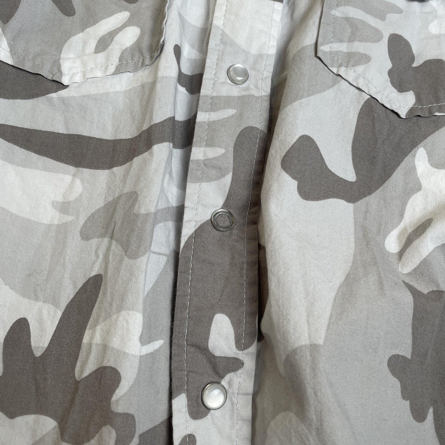 Ditch Plains Shirt Mens Large Gray Camo Snap Front Long Sleeve Cotton Pockets