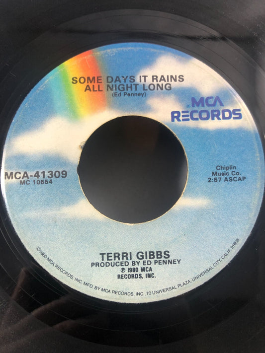 45 RPM 7" Record Terri Gibbs Somebodys Knockin & Rains All Night Long MCA- G+