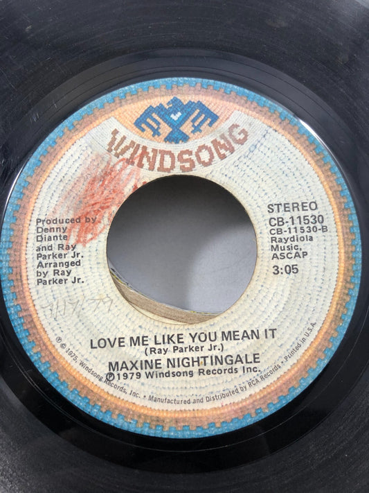 MAXINE NIGHTINGALE "LOVE ME LIKE YOU MEAN IT / LEAD ME ON" 1979 WINDSONG G F241
