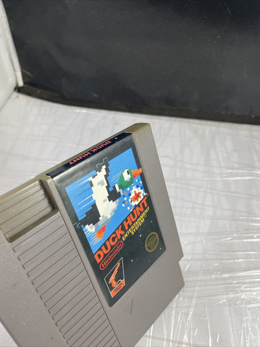 (Official Nintendo NES, 1985) 5 screw Duck Hunt TESTED Works Perfectly