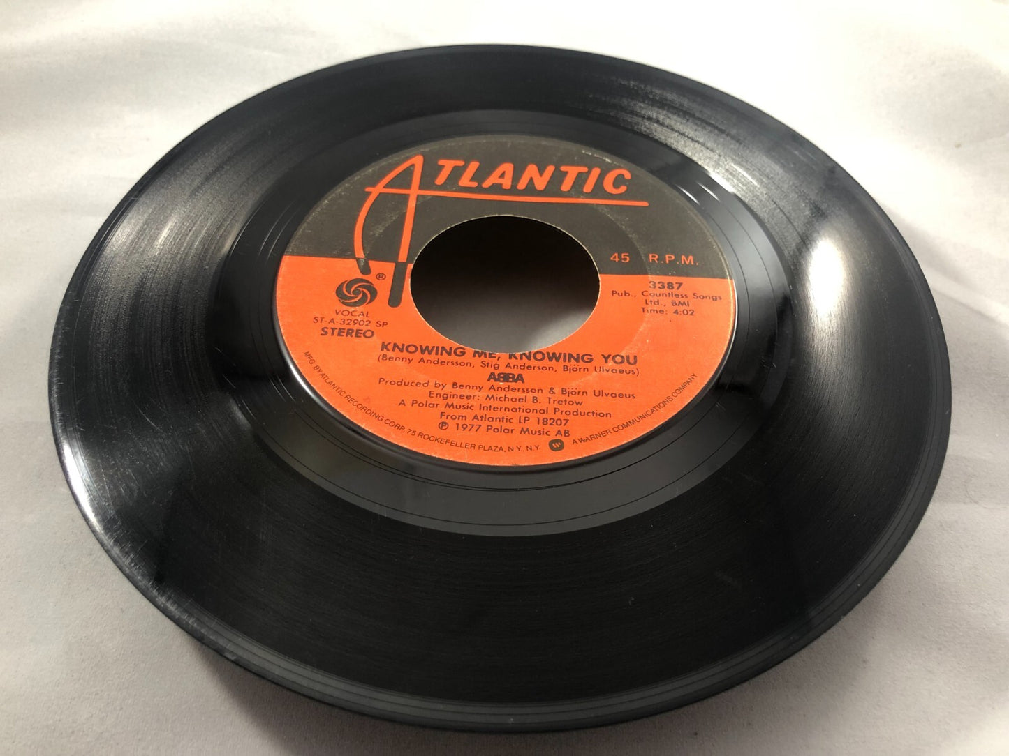 ABBA 7" 45 RPM "Knowing Me, Knowing You" & "Happy Hawaii" VG condition