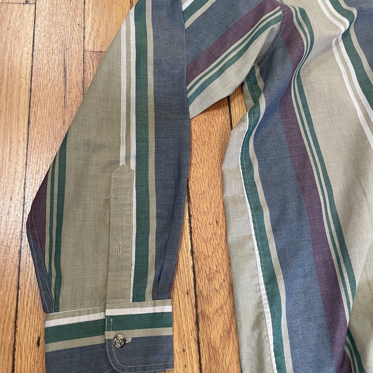 Knights of Round Table Shirt Mens XL Green Purple Striped Button Up Long Sleeve