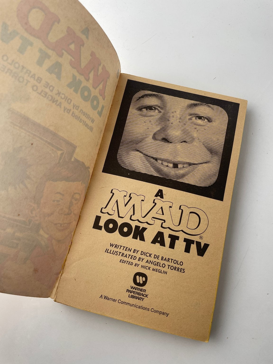 A Mad Look at TV Dick De Bartolo 1974 First Printing Humor Warner