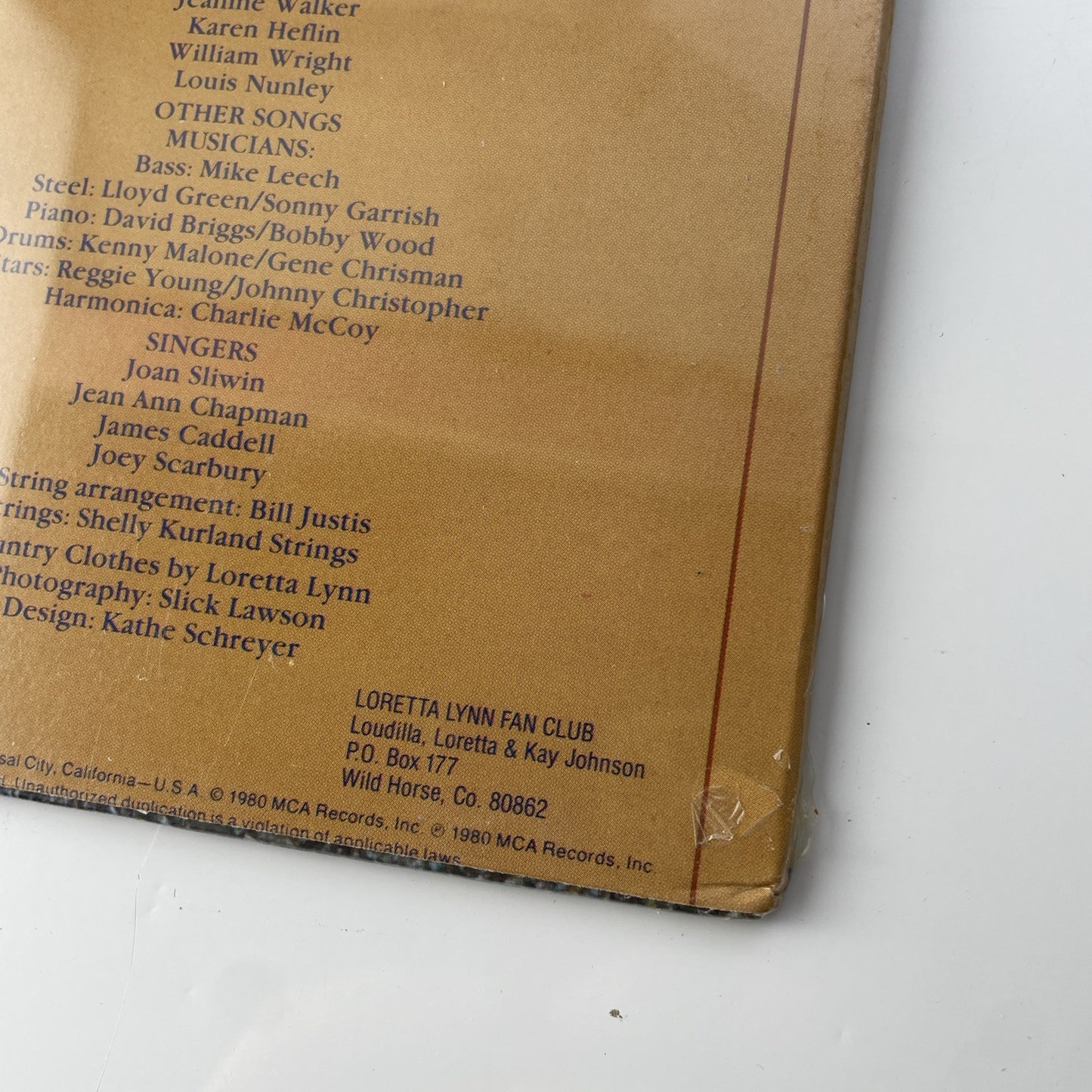 LORETTA LYNN LOOKIN' GOOD LP 1980 - nice copy - saw cut in cover USA