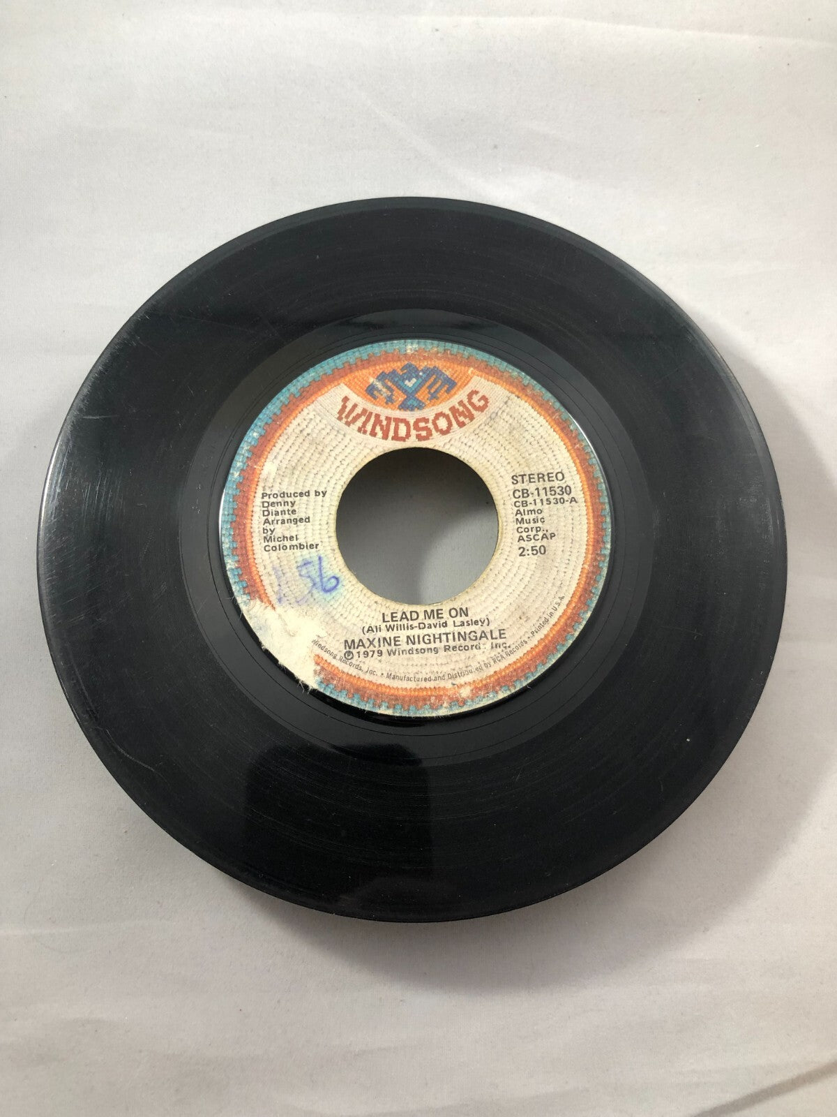 MAXINE NIGHTINGALE "LOVE ME LIKE YOU MEAN IT / LEAD ME ON" 1979 WINDSONG G F241