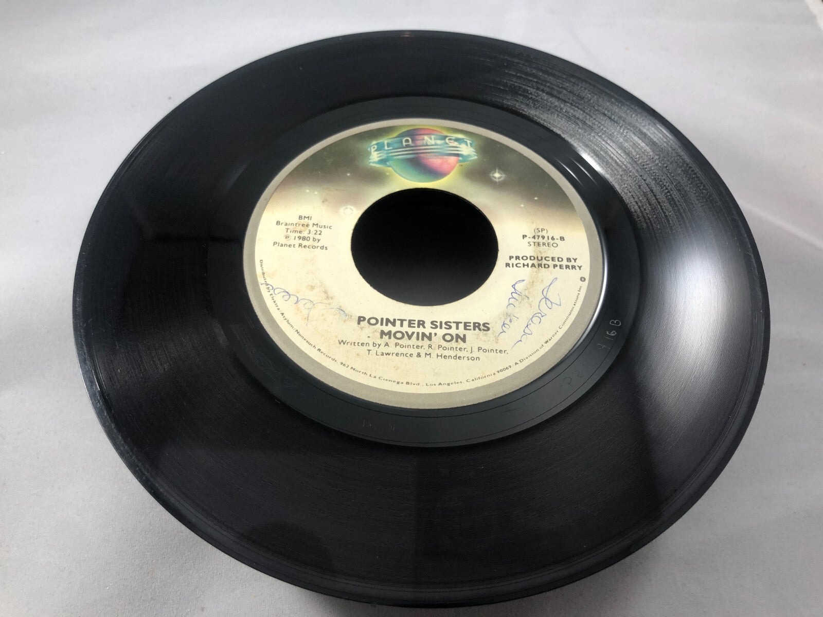 Pointer Sisters – He's So Shy / Movin' On - 1980 Planet 45 RPM Record - VG