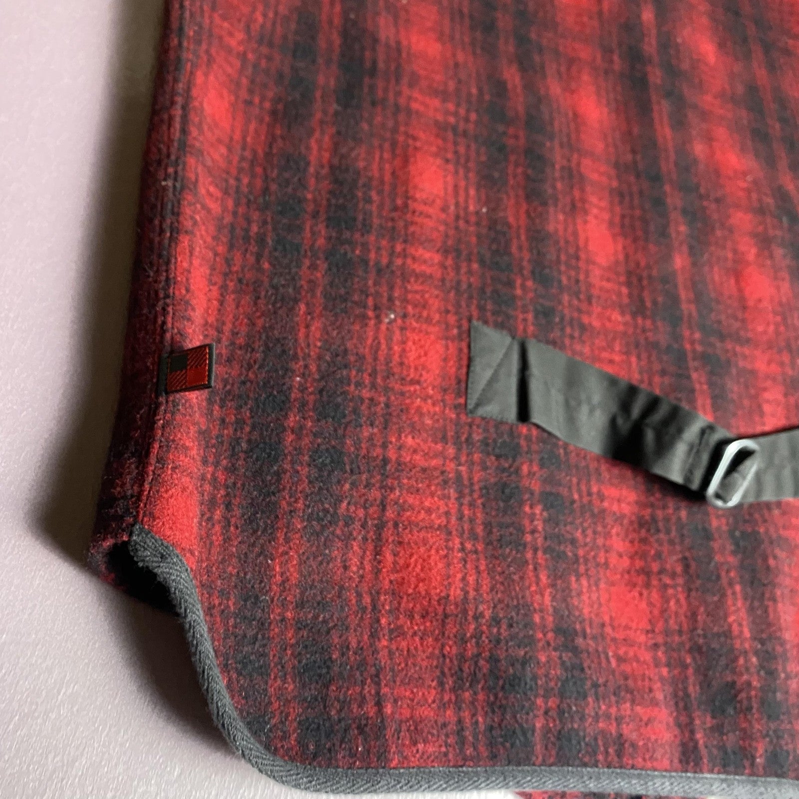 Woolrich Vest Mens Large Red Black Plaid Wool Hunting Outdoor Pockets Zip Canvas