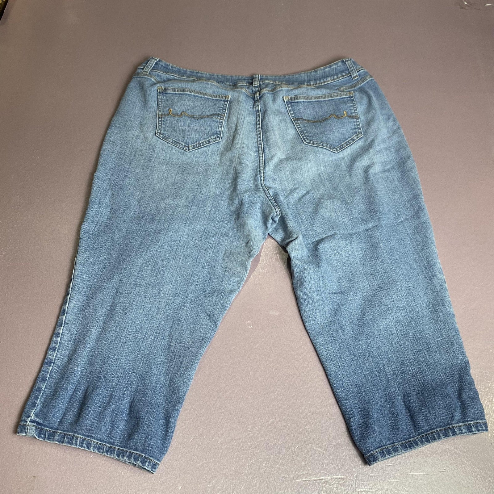 St John's Bay Jeans Womens 20W Blue Stretch Denim Cropped Capri Mid Rise Pants