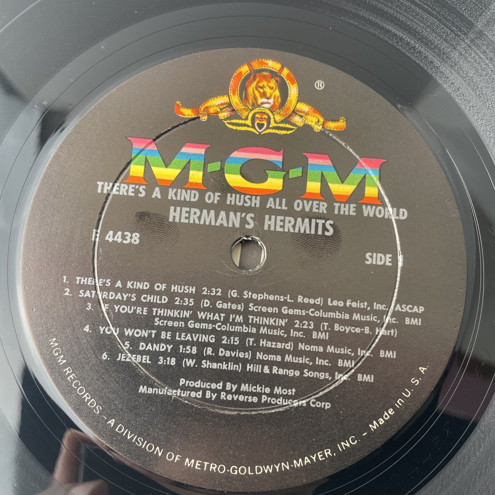 Herman's Hermits (MGM – E 4438) There's A Kind Of Hush All Over The World