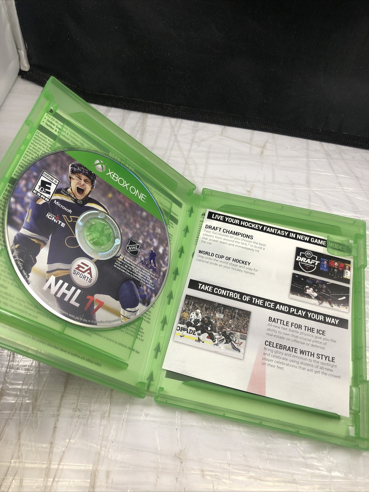 NHL 17 (Microsoft Xbox One, 2016) Hockey Game World Cup