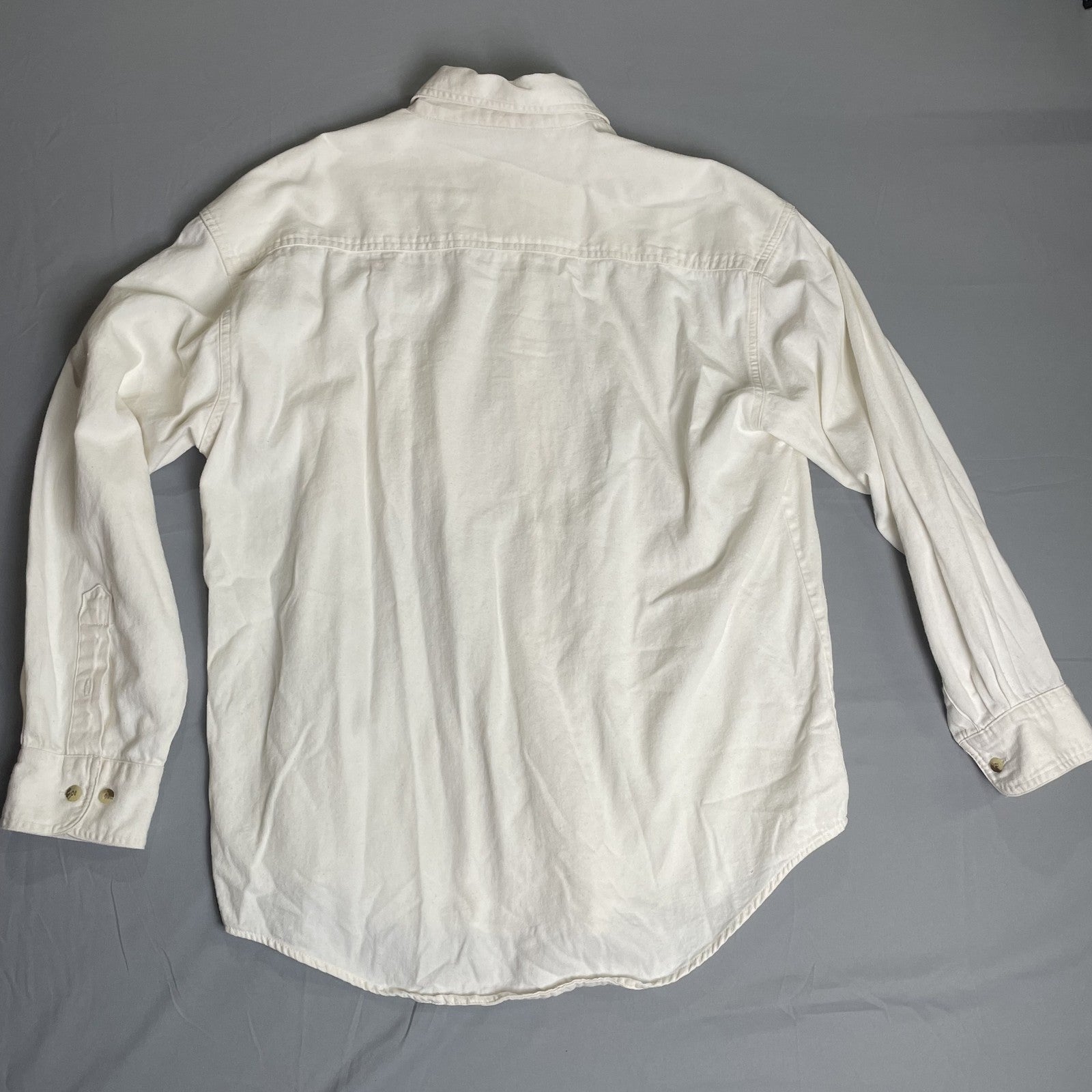 Bay City Sportswear Shirt Mens Medium White Wolf Graphic Desmond McCaffrey Art