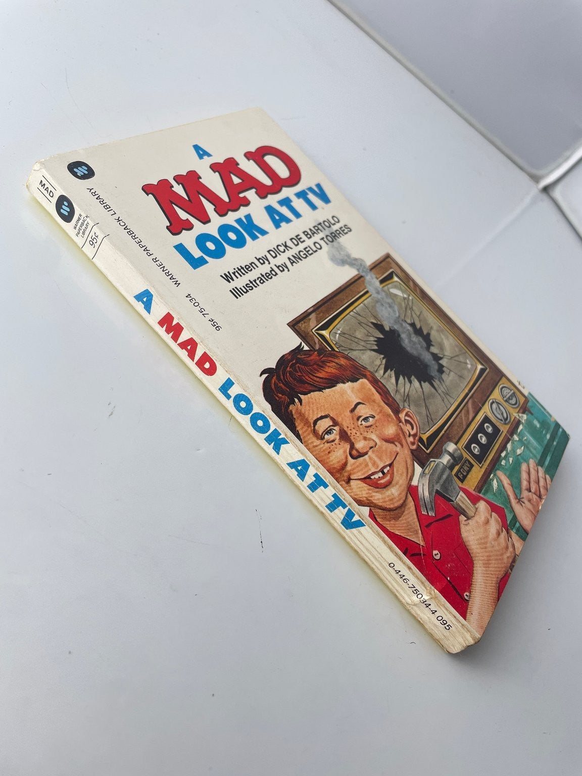 A Mad Look at TV Dick De Bartolo 1974 First Printing Humor Warner
