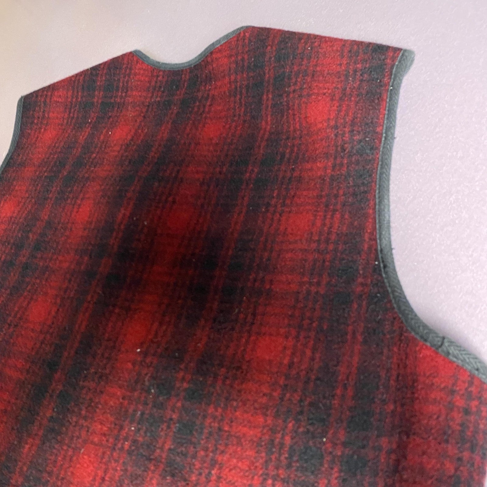 Woolrich Vest Mens Large Red Black Plaid Wool Hunting Outdoor Pockets Zip Canvas