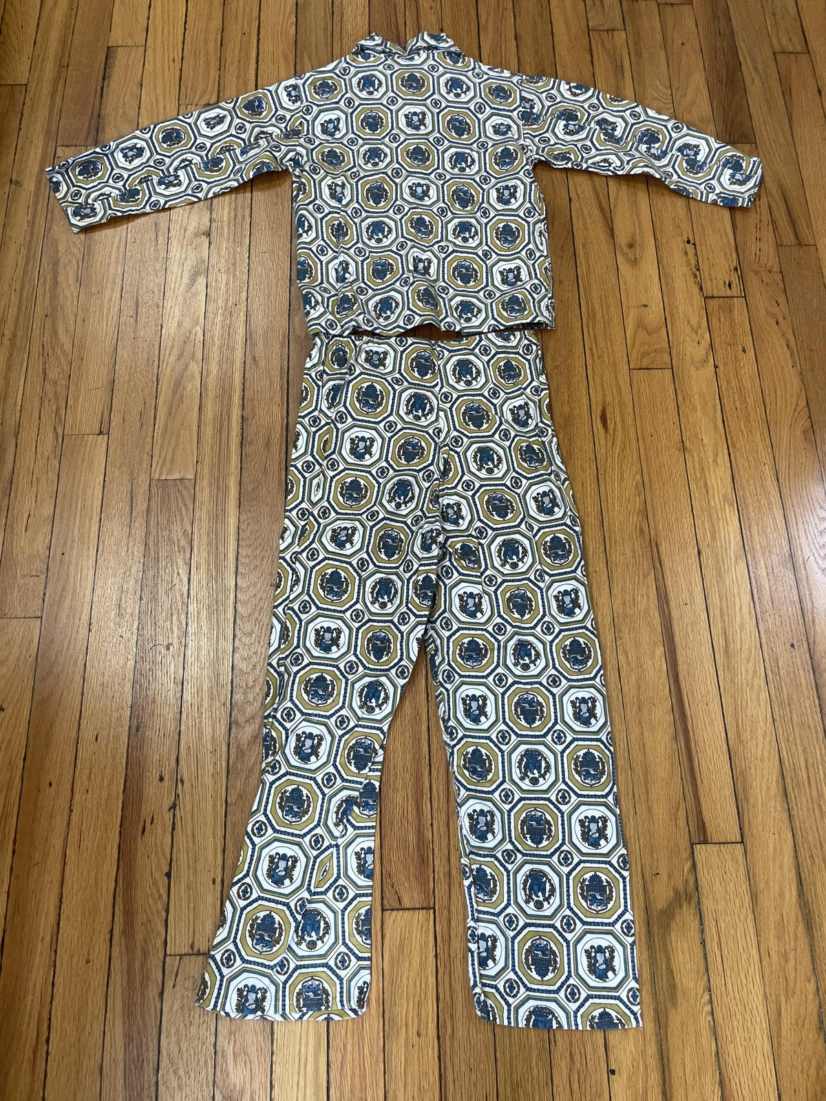 Vintage Ken-Barry Pajamas Set Boys 12 Gold Crest Print 70s Sleepwear Loungewear