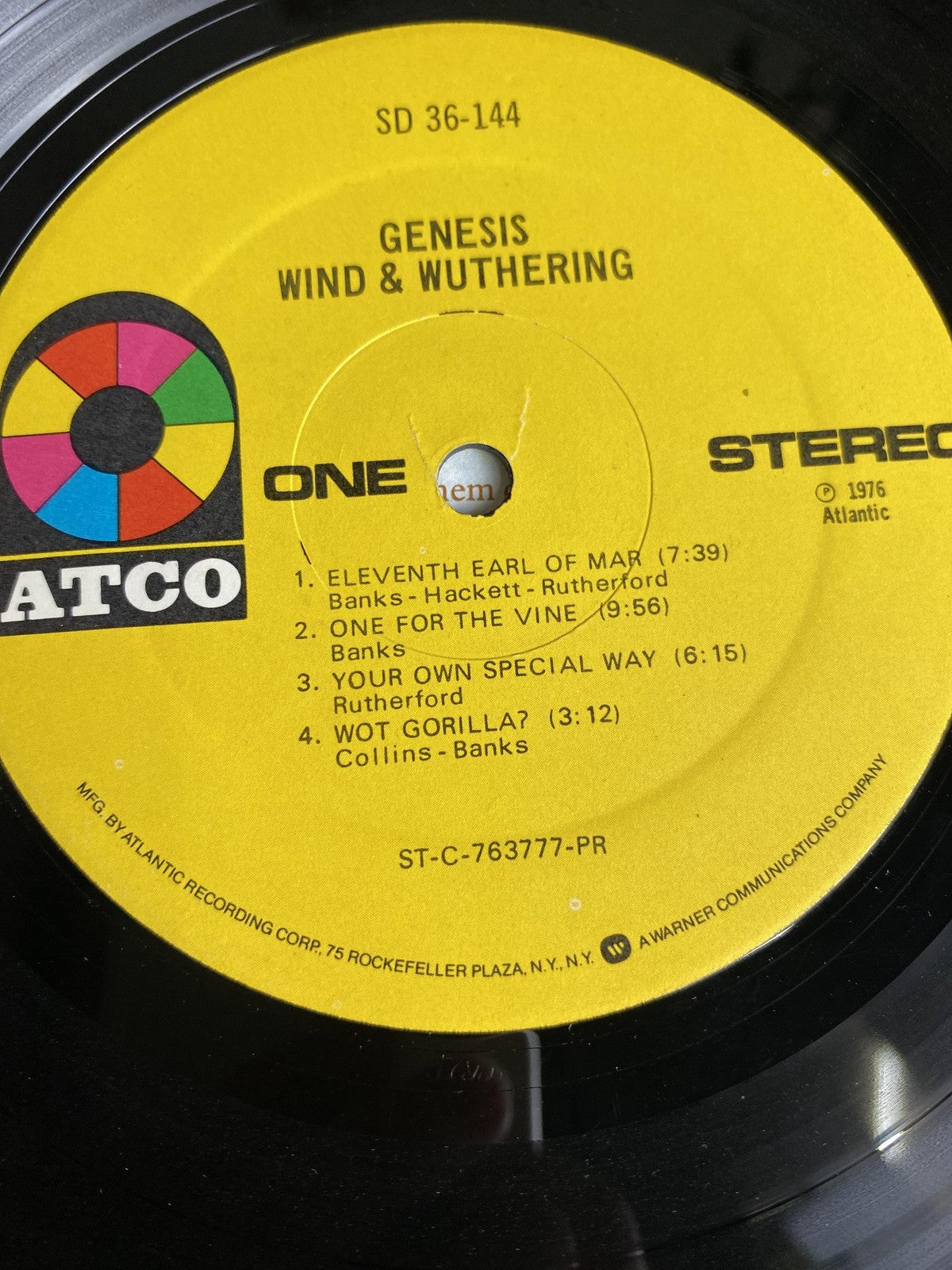 Vintage Genesis Wind & Wuthering 12" Vinyl LP ATCO SD 36-144 Prog Rock Album