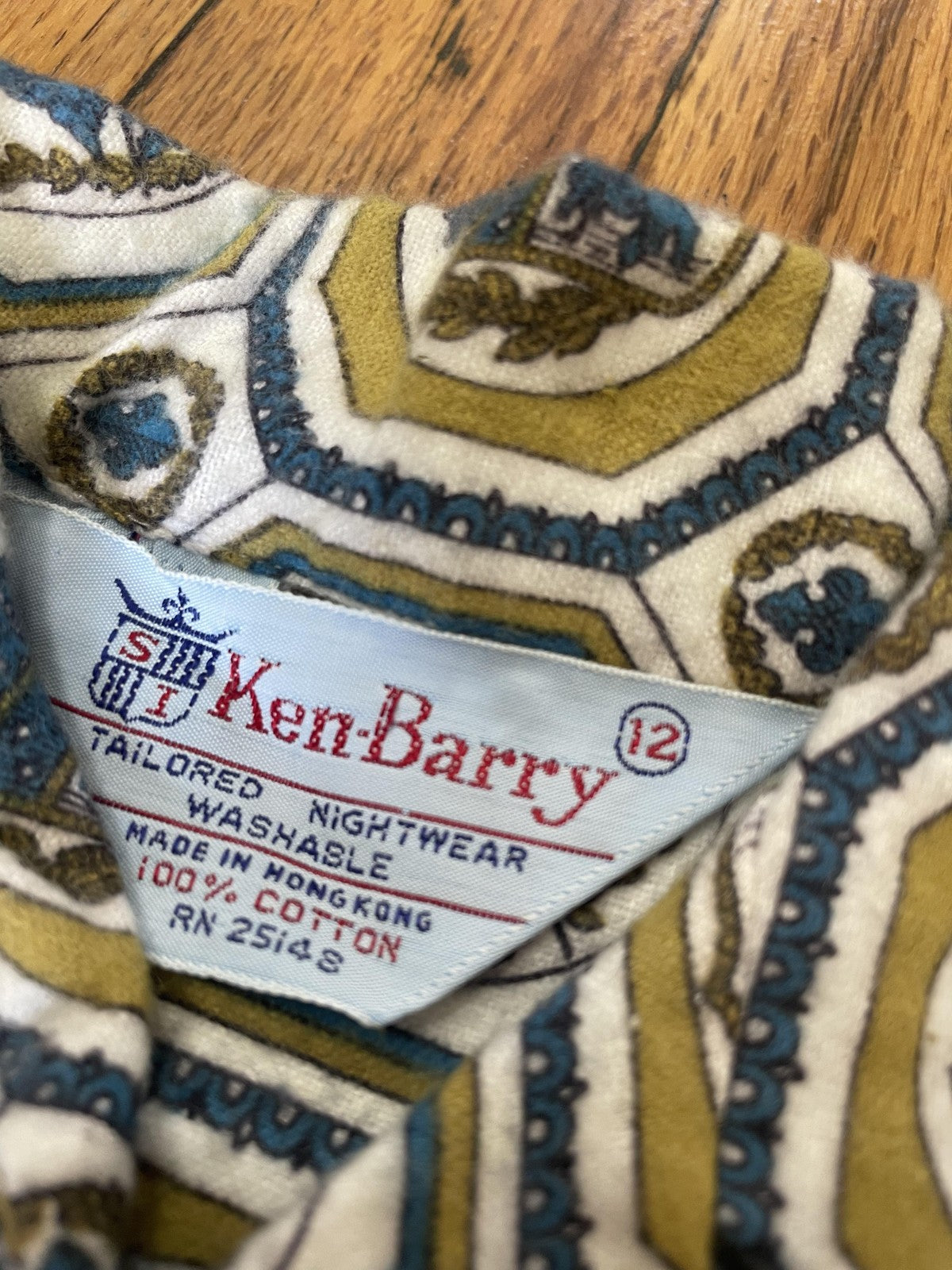 Vintage Ken-Barry Pajamas Set Boys 12 Gold Crest Print 70s Sleepwear Loungewear
