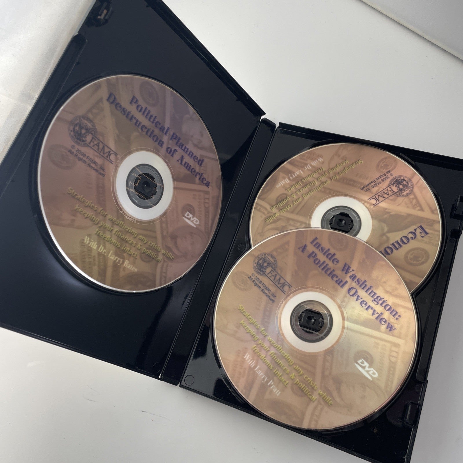 Economic and Political Crisis  with Dr. Larry Bates and Pratt - 3 DVD set Obscur