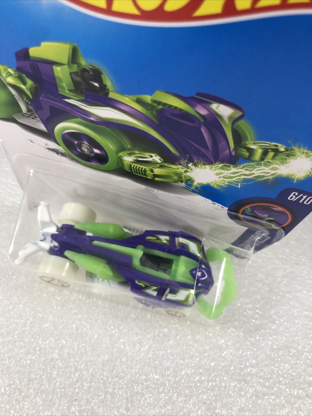 2016 Hot Wheels HW Glow Wheels Wattzup #51 Die cast Toy Car Scan Race