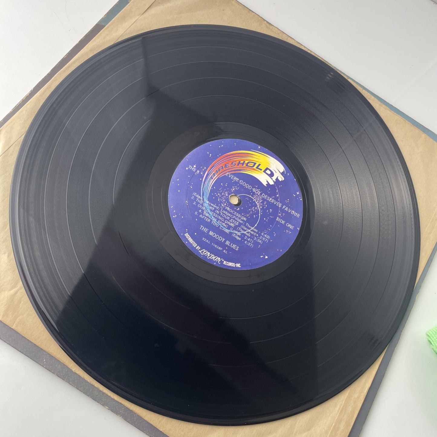 The Moody Blues – Every Good Boy Deserves Favour  (VG+/VG+) Threshold #THS 5