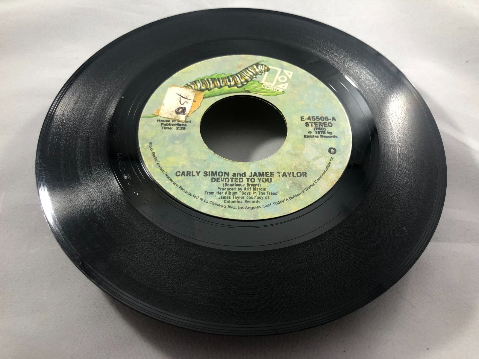 CARLY SIMON & JAMES TAYLOR DEVOTED TO YOU/BOYS IN THE TREES USED 45RPM VINYL