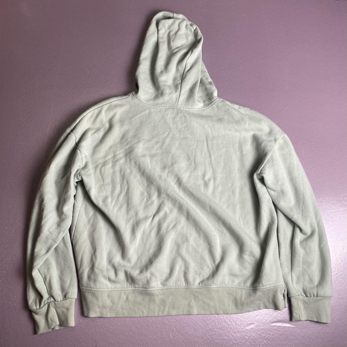 MTV Hoodie Mens Large Gray Holiday Music Television Candy Cane Bow Pullover 2021