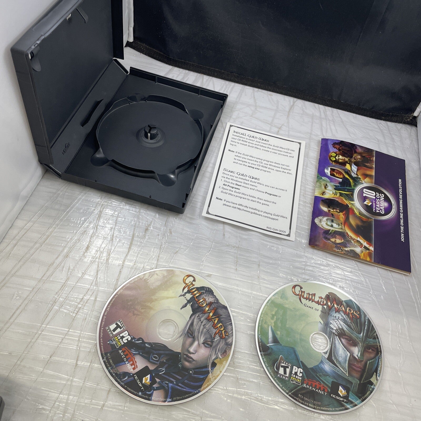 Pc Game Lot Of 4 Guild Wars All Expansion Cd Set Posters, Discs, Manual