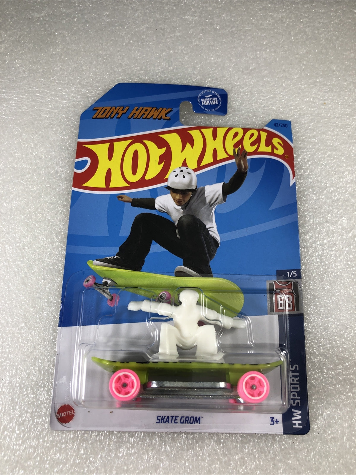 2023: Hot-Wheels Sports: Valentine Stuffer Green Tony Hawk Skate Grom