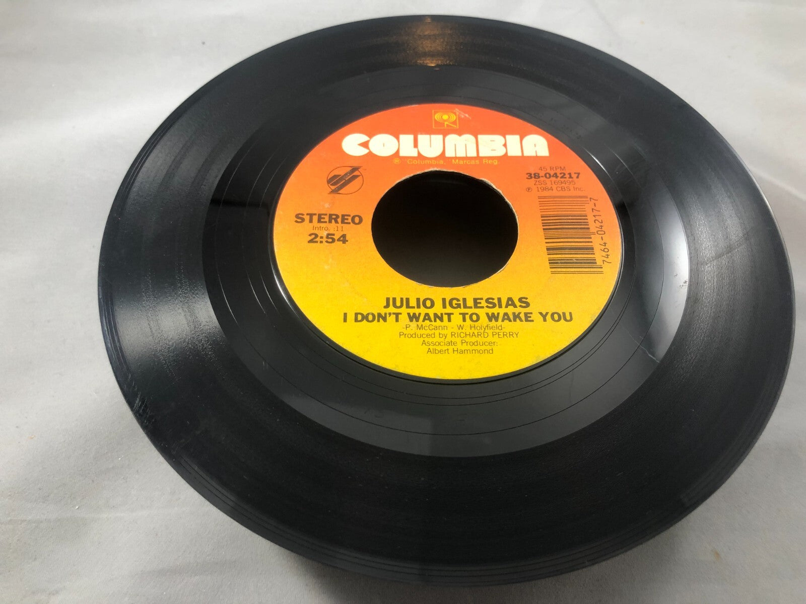 JULIO IGLESIAS, I Don't Want To Wake You/To All The Girls 45RPM Record VG