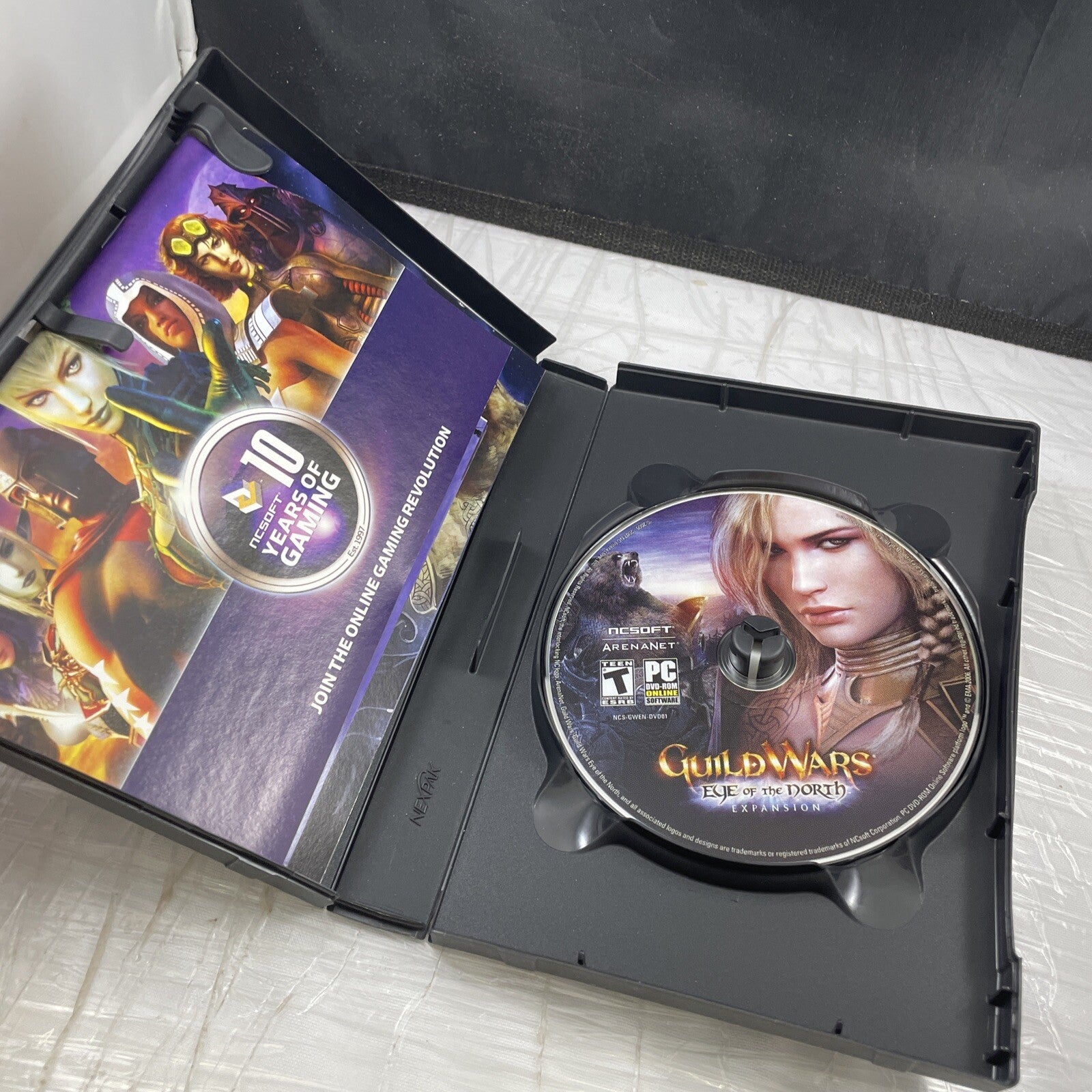 Pc Game Lot Of 4 Guild Wars All Expansion Cd Set Posters, Discs, Manual