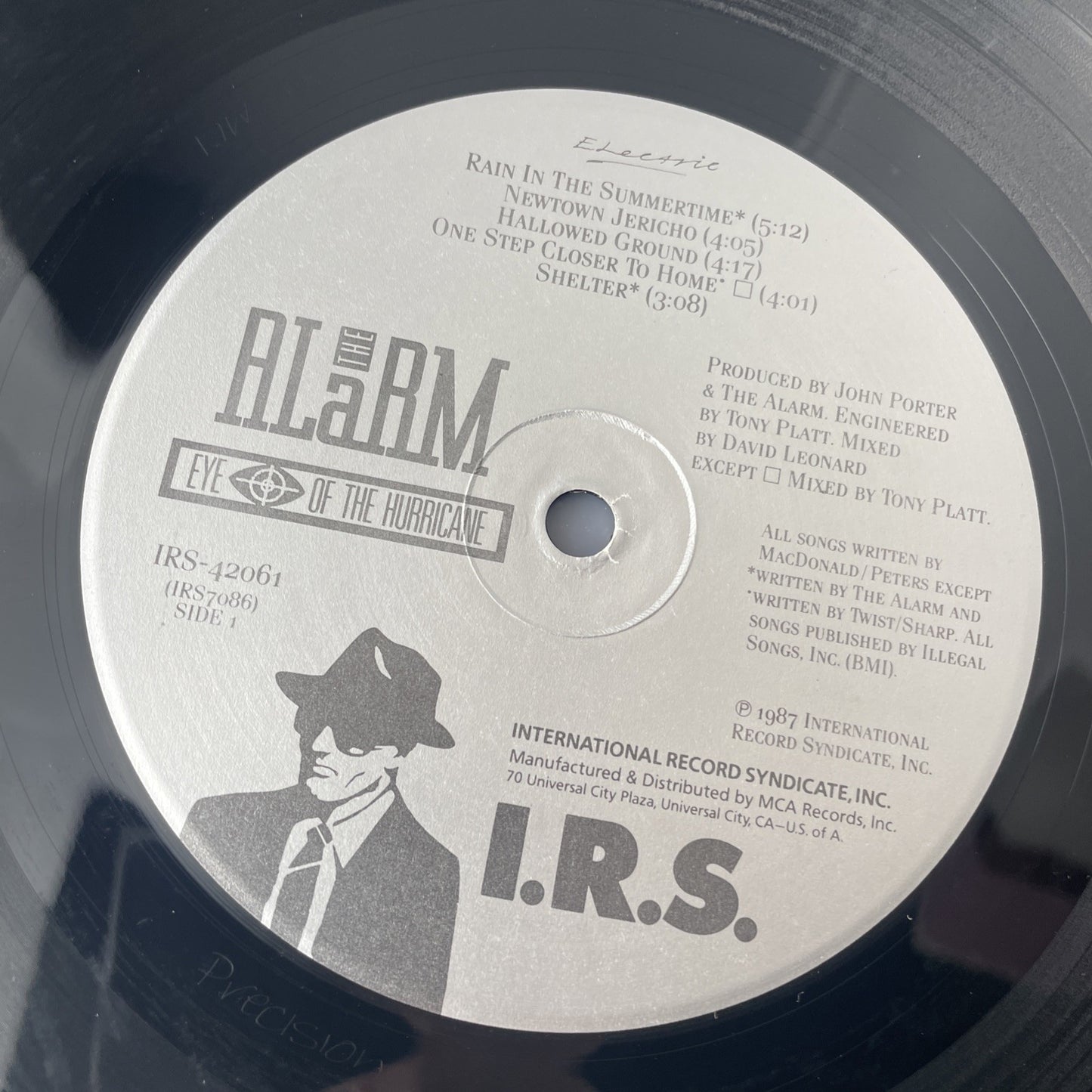 The Alarm - Eye of the Hurricane (Record) Excellent IRS-42061
