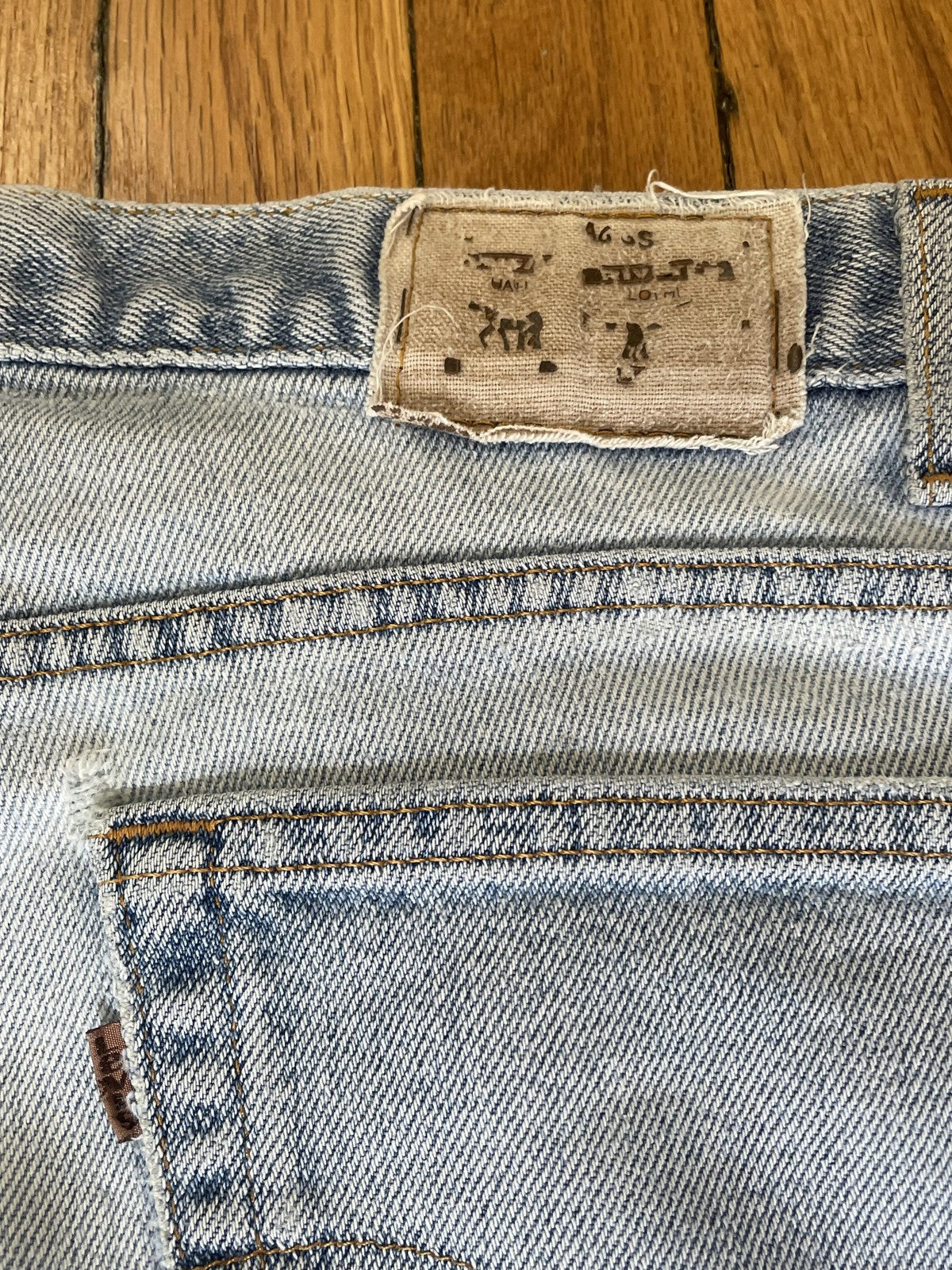 Vintage Levis 614 Jeans Mens 36x32 Light Wash Distressed Flex Made USA 90s Denim