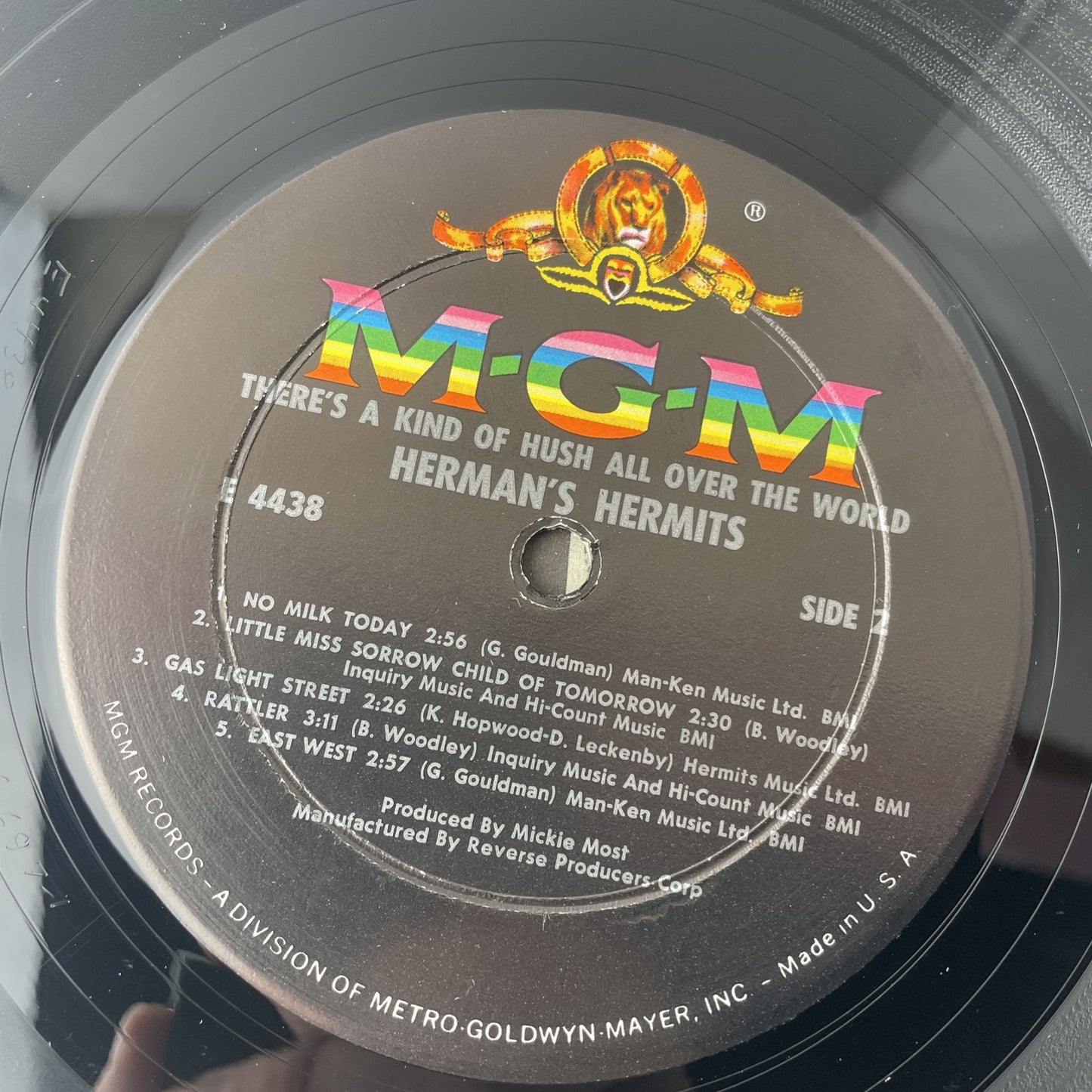 Herman's Hermits (MGM – E 4438) There's A Kind Of Hush All Over The World
