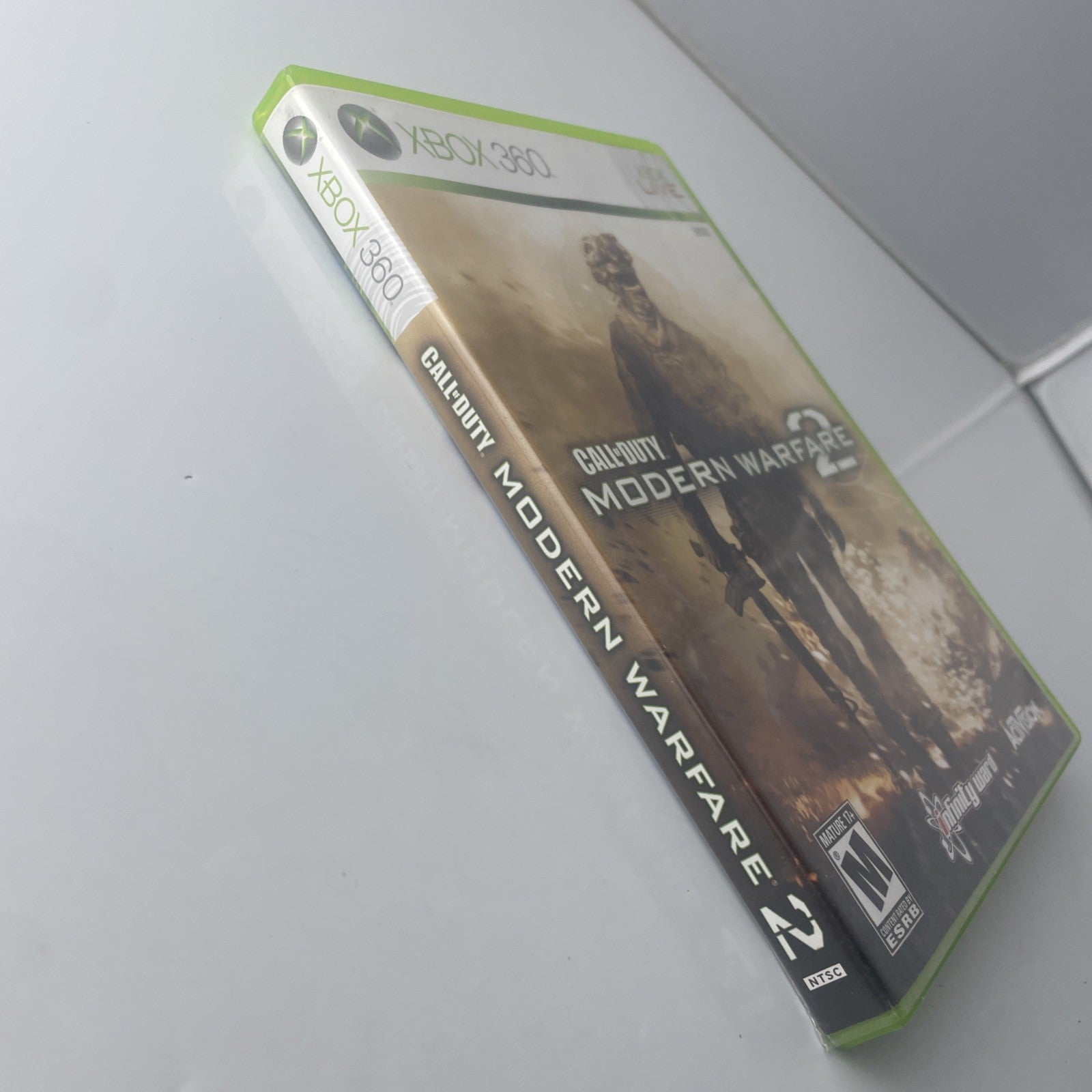 Call of Duty Modern Warfare 2 Xbox 360 Classic Shooter Video Game Original Case