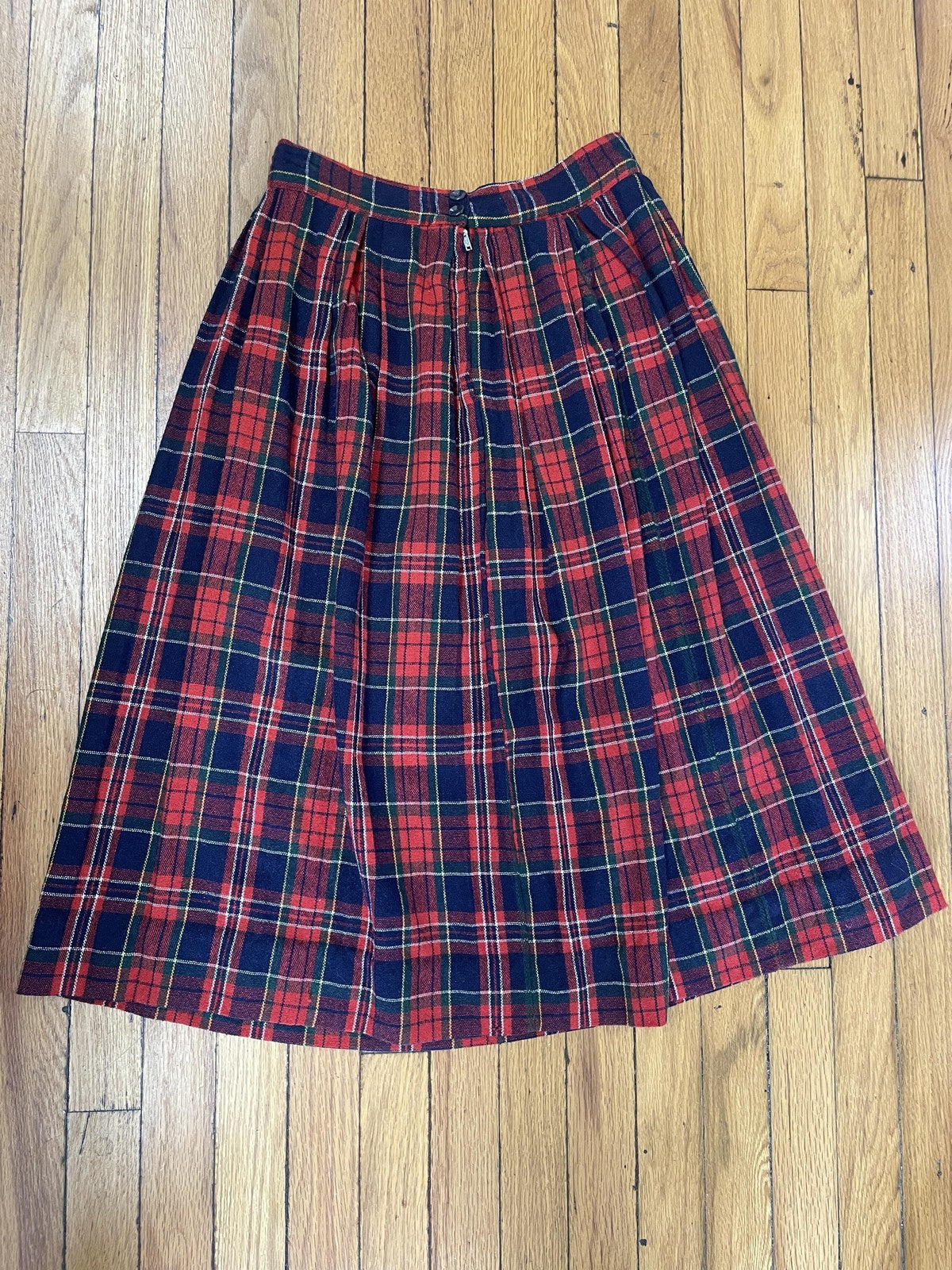 Vintage Plaid Wool Skirt Womens Medium Red Navy Pleated Tartan Midi 80s Classic