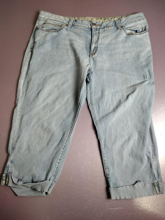 Womens Capri Jeans Light Wash Cuffed Cropped Denim Pants Stretch Casual