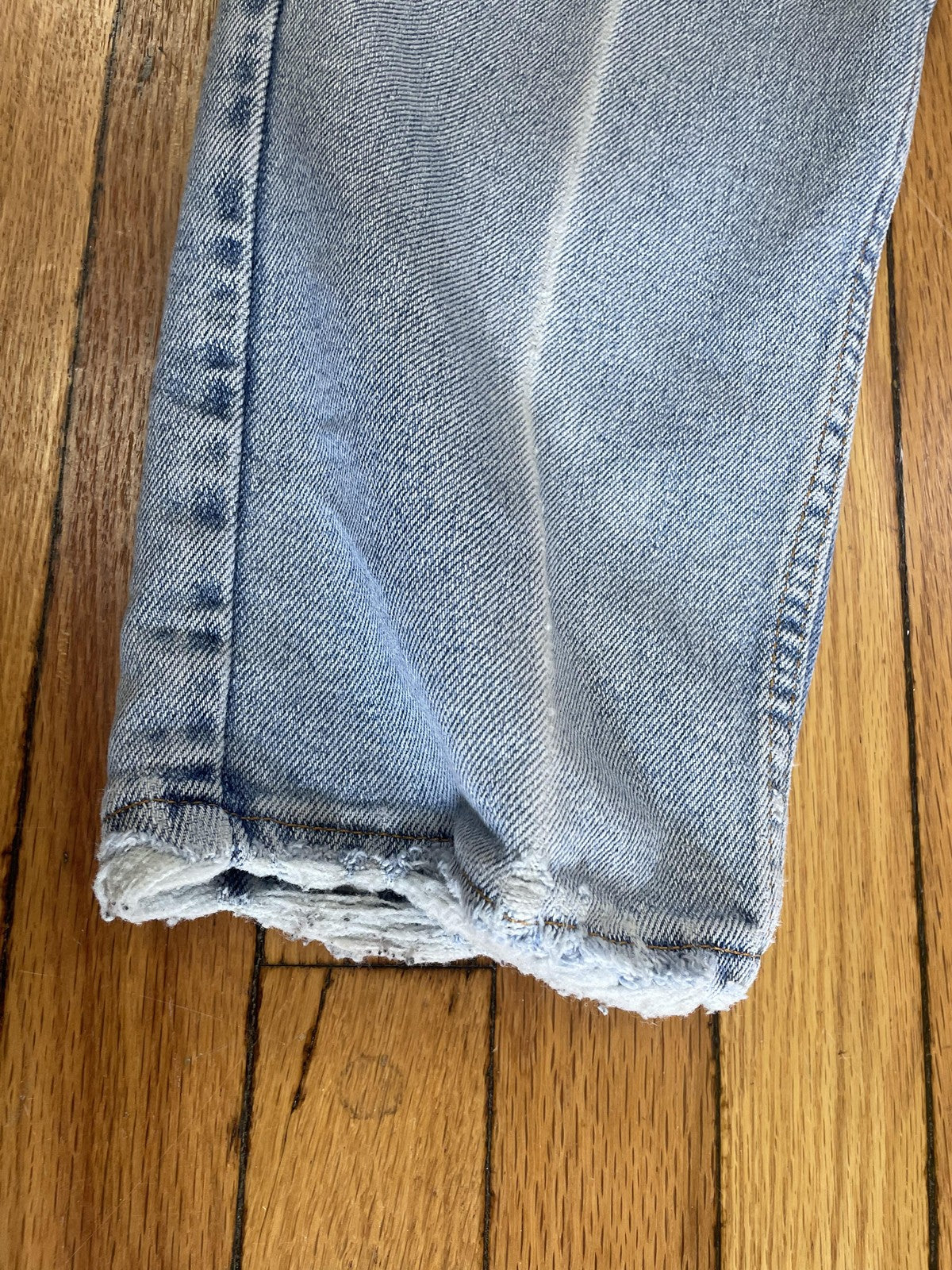 Vintage Levis 614 Jeans Mens 36x32 Light Wash Distressed Flex Made USA 90s Denim