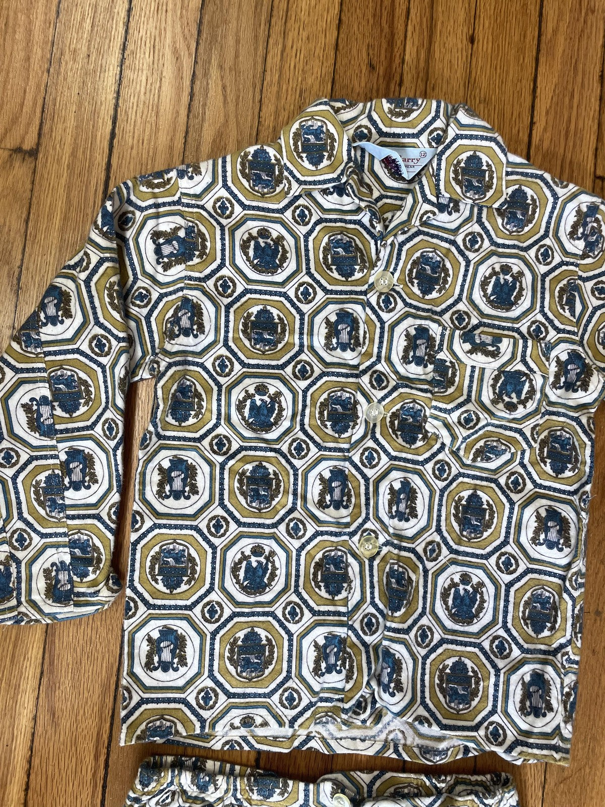 Vintage Ken-Barry Pajamas Set Boys 12 Gold Crest Print 70s Sleepwear Loungewear