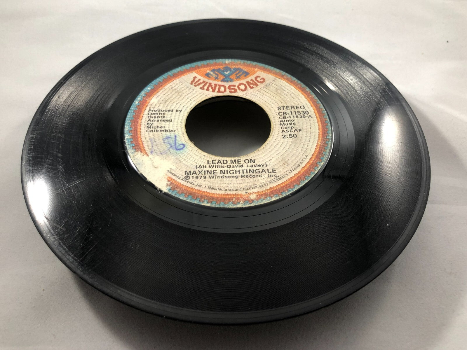 MAXINE NIGHTINGALE "LOVE ME LIKE YOU MEAN IT / LEAD ME ON" 1979 WINDSONG G F241