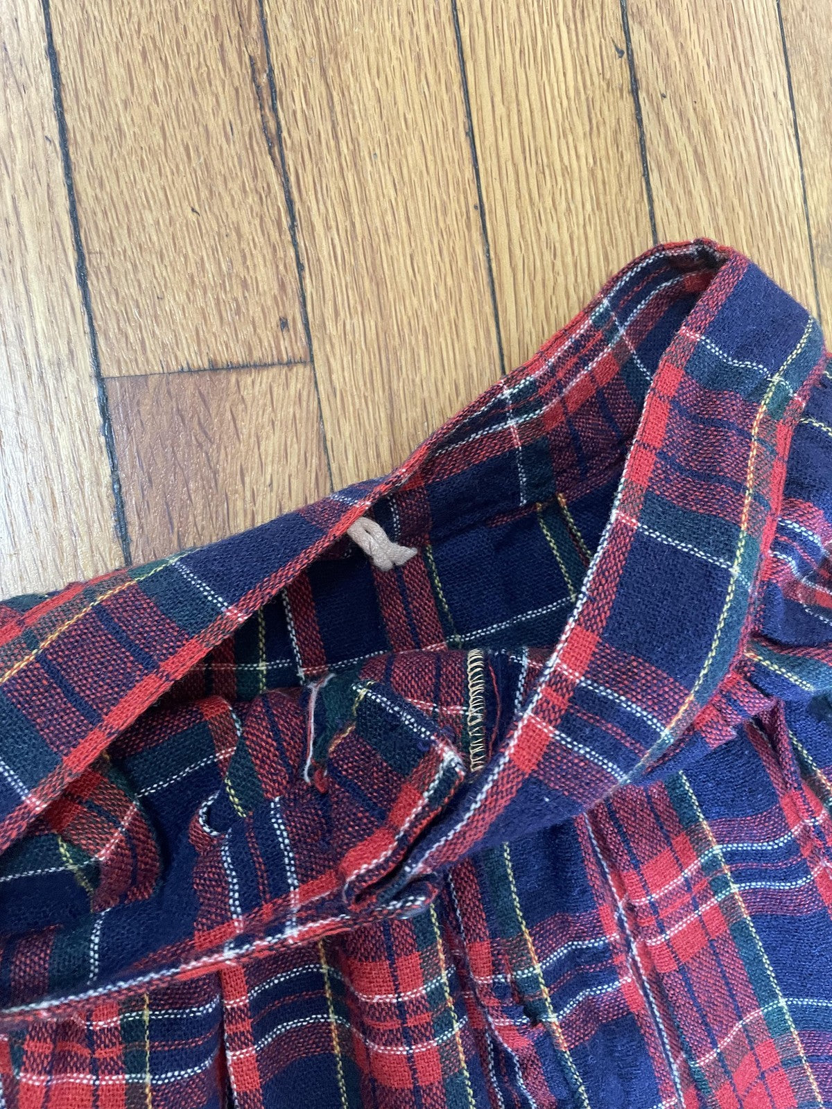 Vintage Plaid Wool Skirt Womens Medium Red Navy Pleated Tartan Midi 80s Classic
