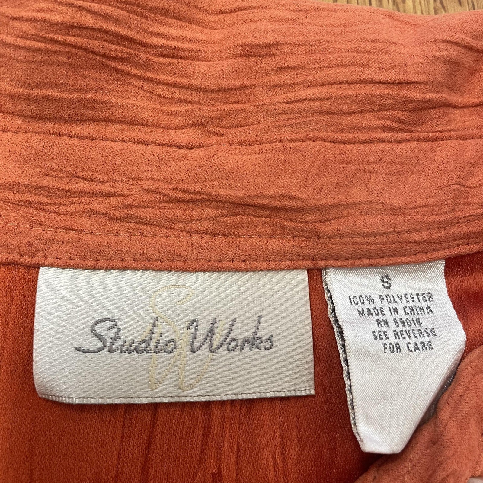 Studio Works Shirt Womens Small Orange Crinkle Button Up Blouse Long Sleeve Top