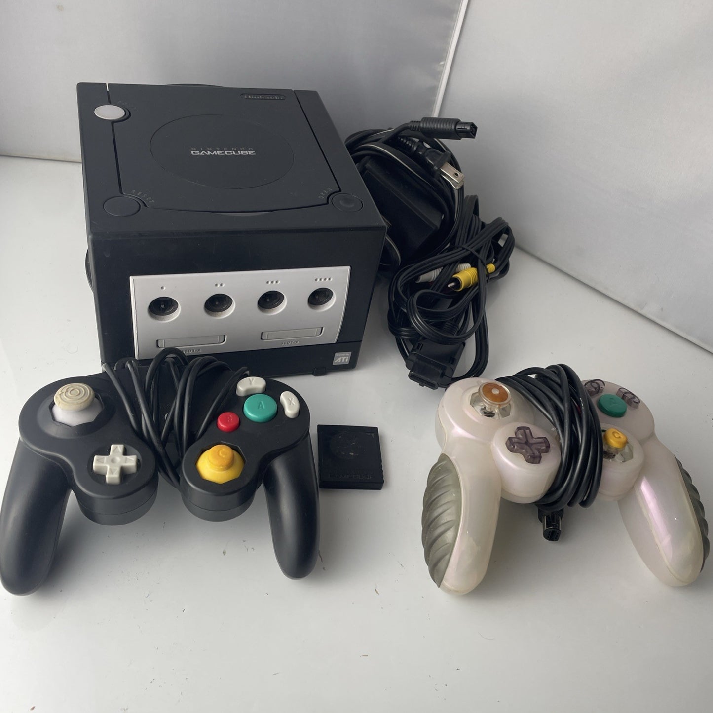 Nintendo GameCube Black Console DOL-001 TESTED Cables 2 Controllers 1 Oem
