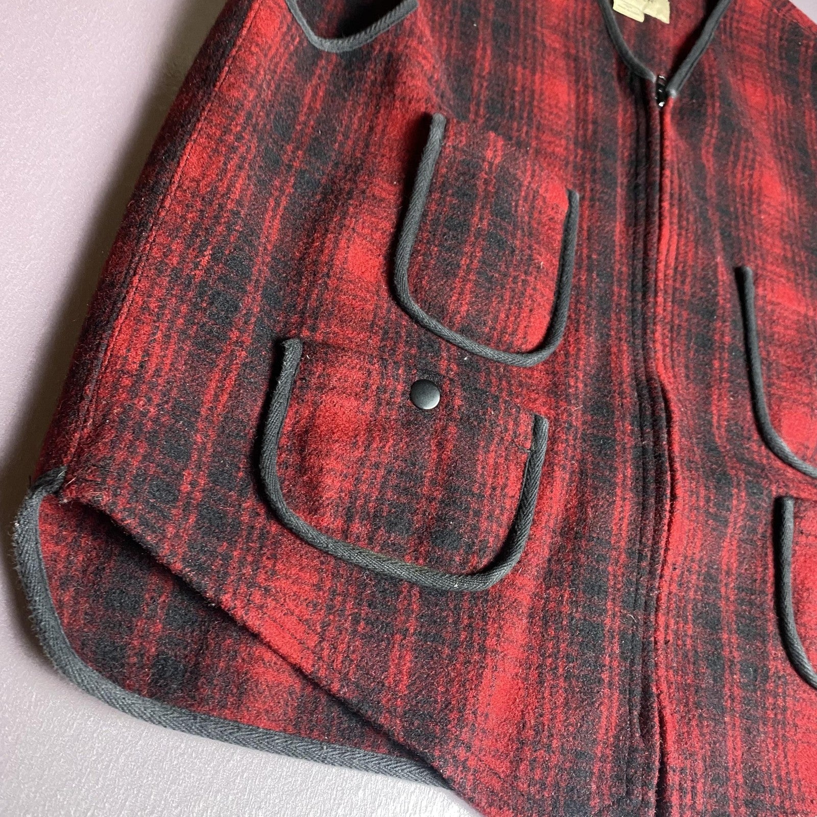 Woolrich Vest Mens Large Red Black Plaid Wool Hunting Outdoor Pockets Zip Canvas