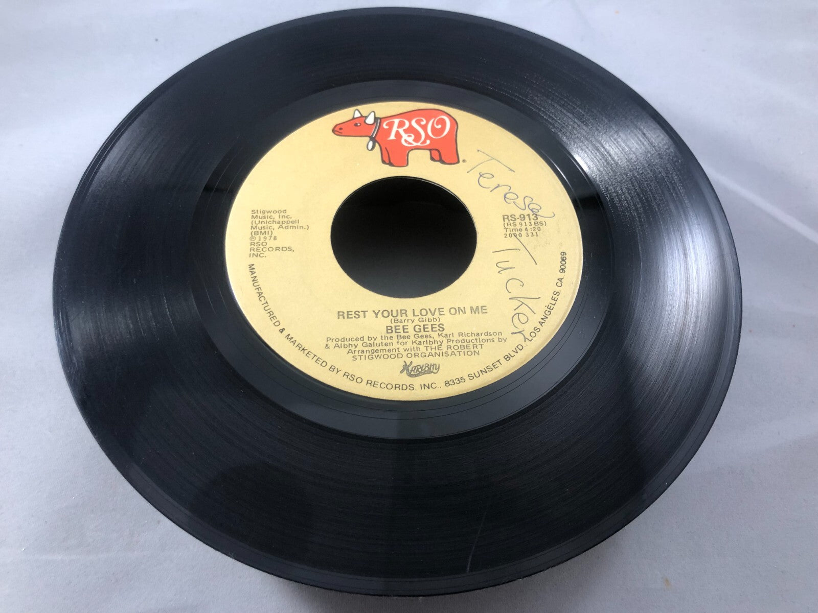 BEE GEES REST YOUR LOVE ON ME/TOO MUCH HEAVEN (G+) RS-913 45 RECORD