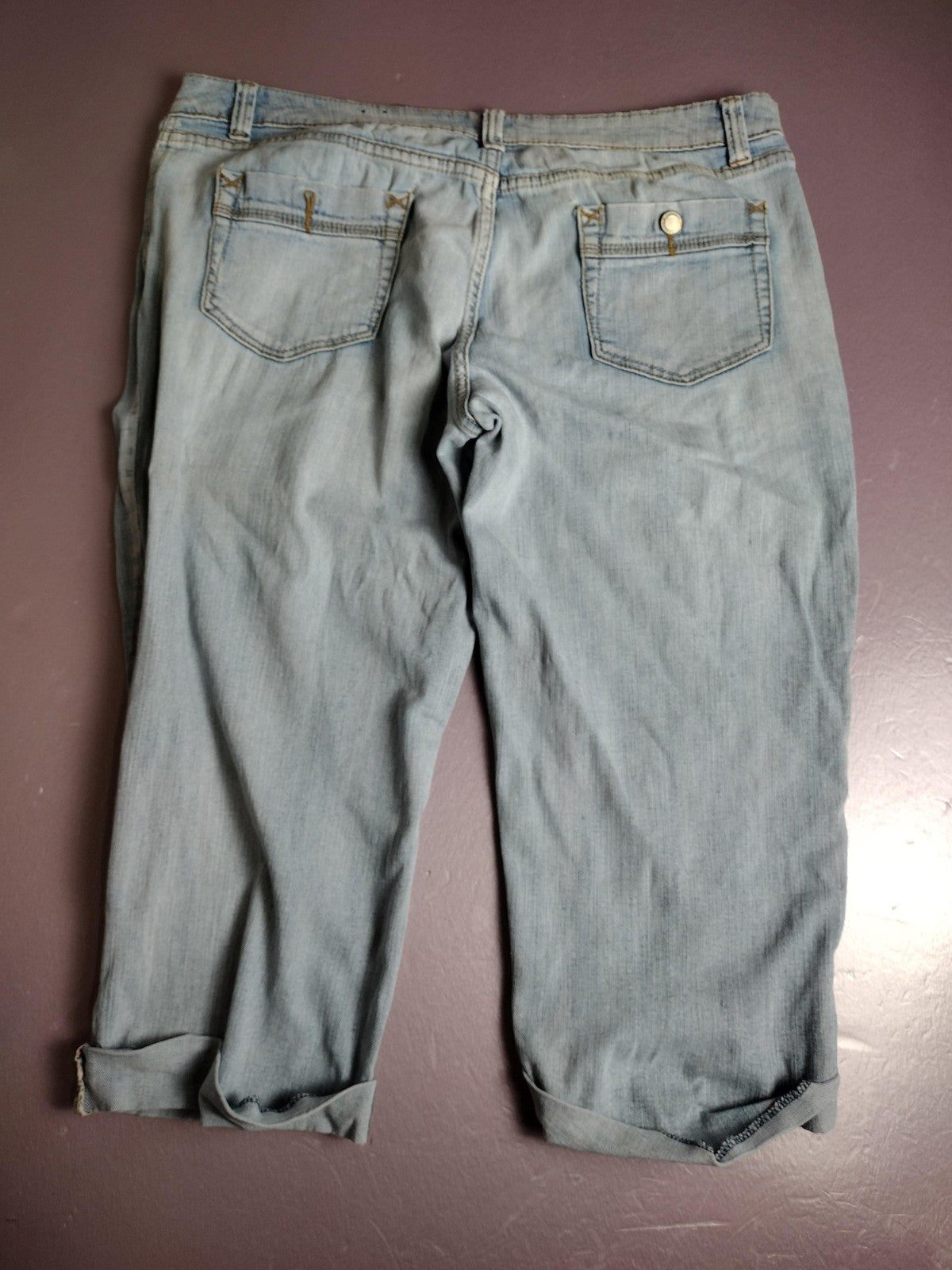 Womens Capri Jeans Light Wash Cuffed Cropped Denim Pants Stretch Casual