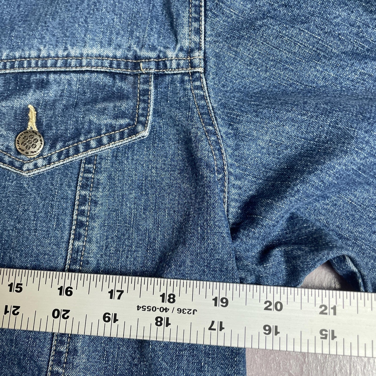 Classic Blues Denim Jacket Womens Medium Blue Jean Trucker Western Button Up