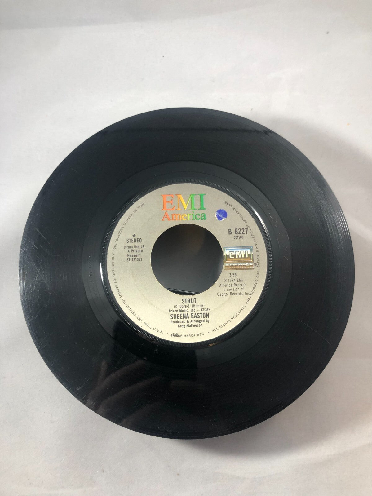 Sheena Easton – Strut - 1984 EMI America B-8227 7" 45 RPM Single G+