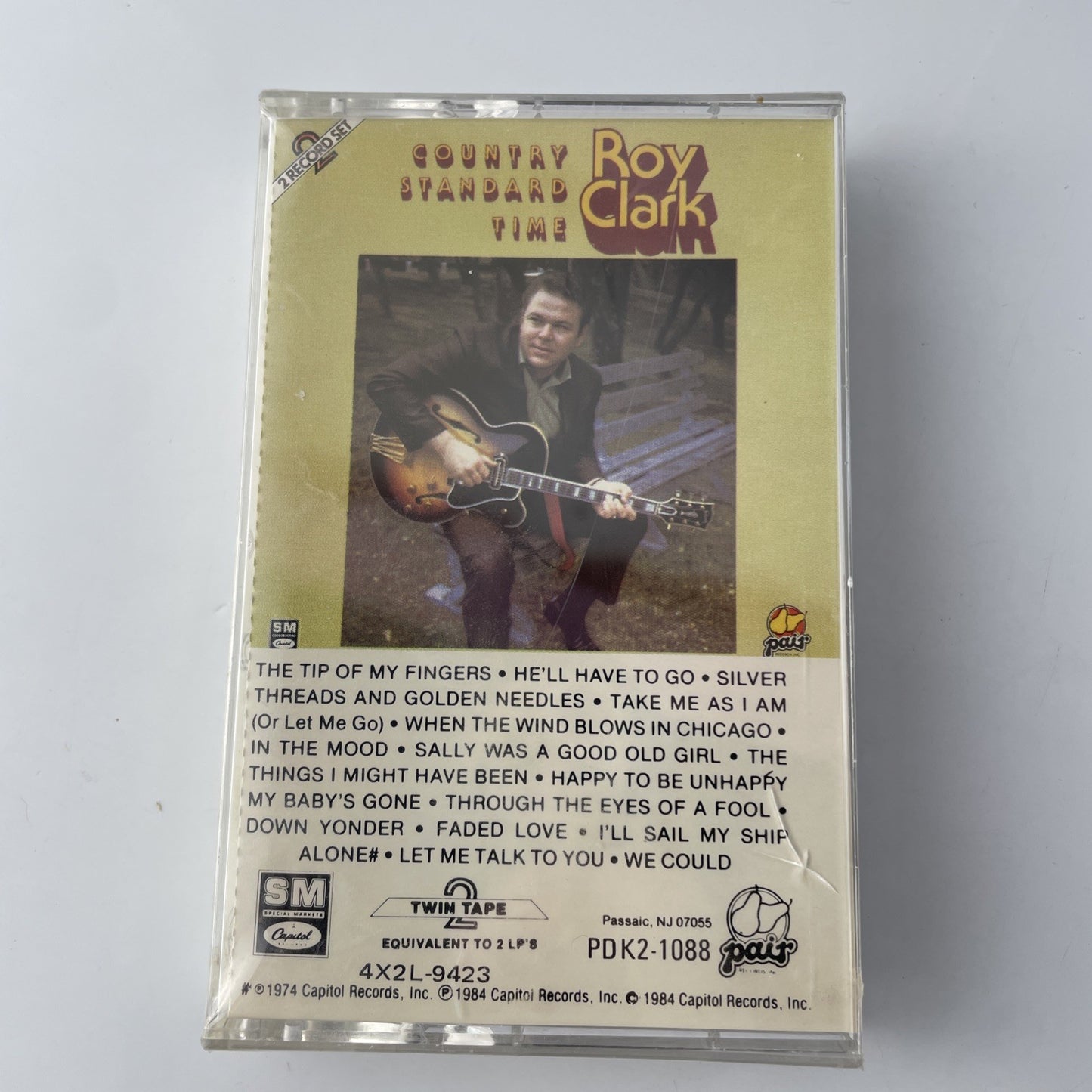 FACTORY SEALED CASSETTE - ROY CLARK - COUNTRY STANDARD TIME