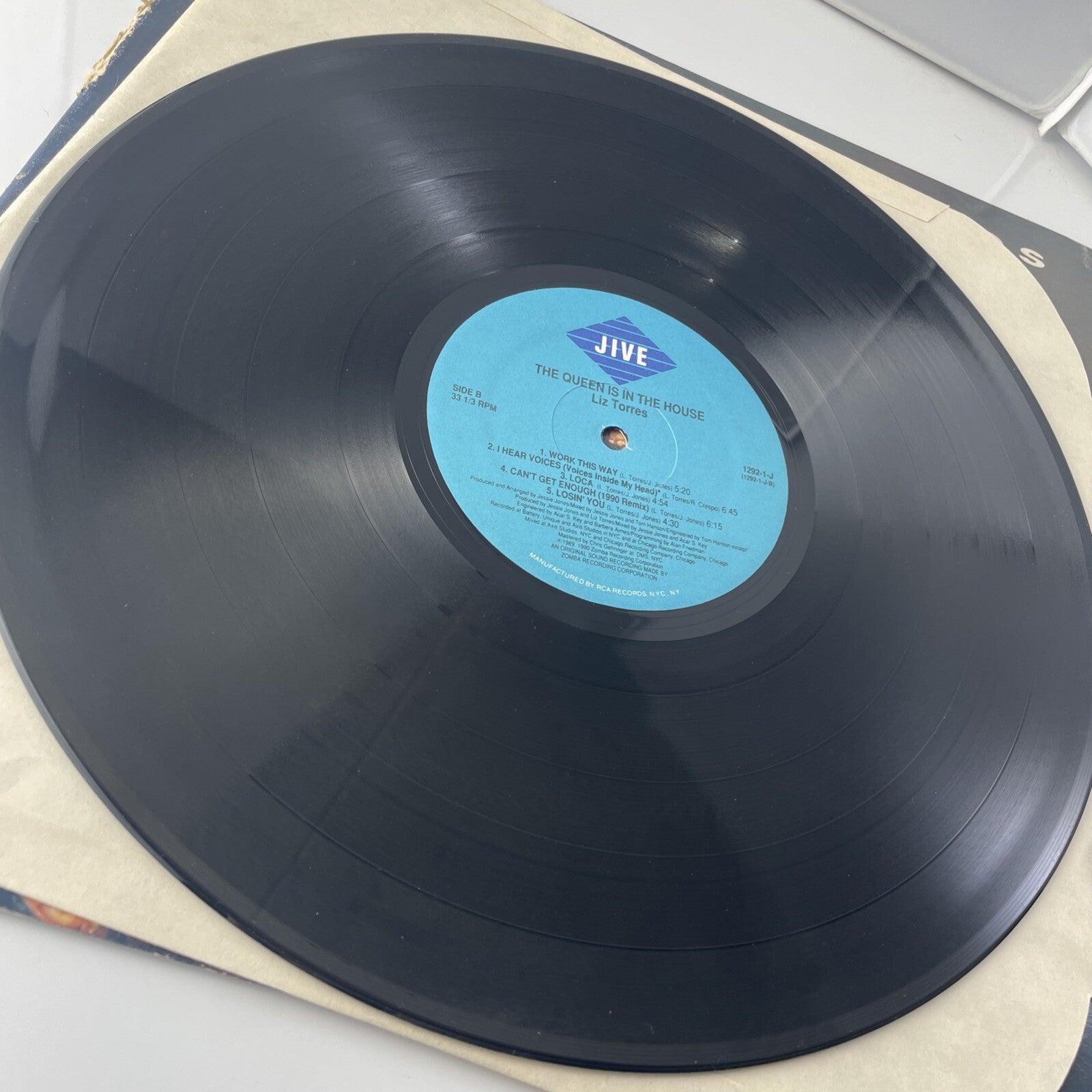 LIZ TORRES - THE QUEEN IS IN THE HOUSE. USA LP. JIVE. 1990. 1382-1-J.