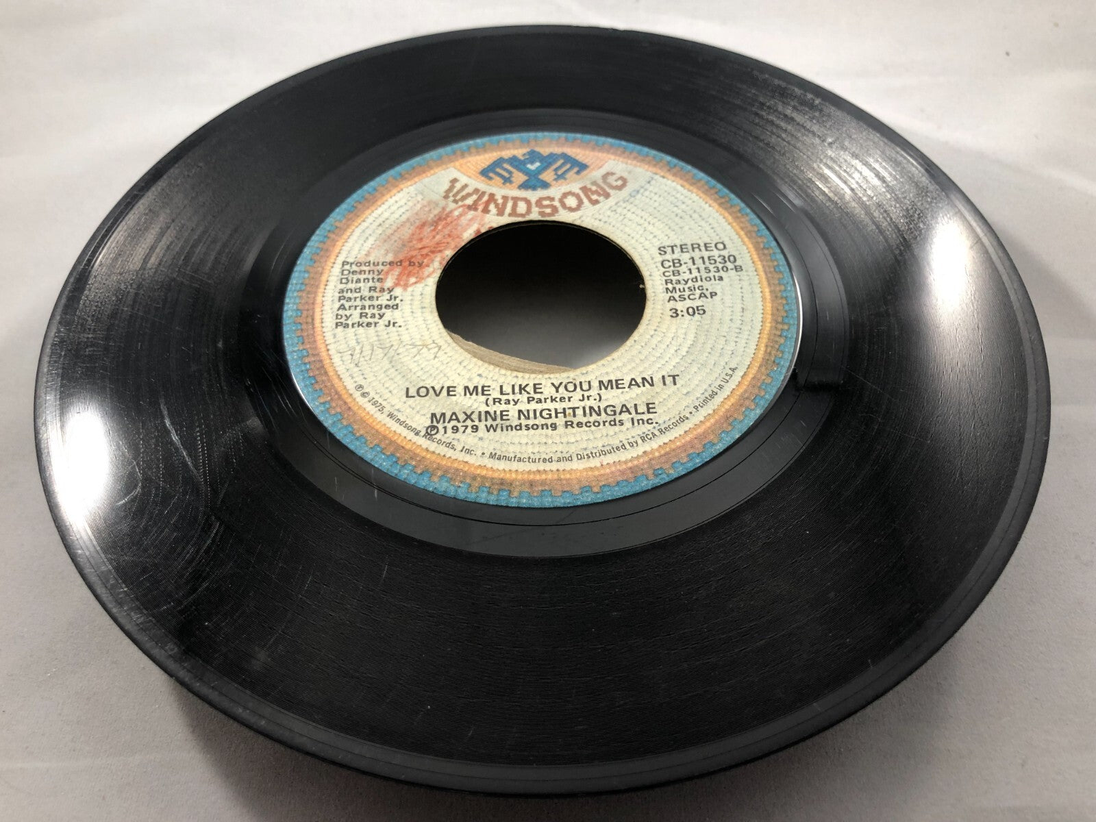 MAXINE NIGHTINGALE "LOVE ME LIKE YOU MEAN IT / LEAD ME ON" 1979 WINDSONG G F241