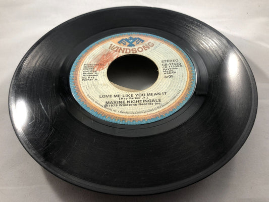 MAXINE NIGHTINGALE "LOVE ME LIKE YOU MEAN IT / LEAD ME ON" 1979 WINDSONG G F241